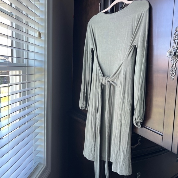 NWT BCBGMaxAzria tie dress long sleeve - Picture 7 of 8